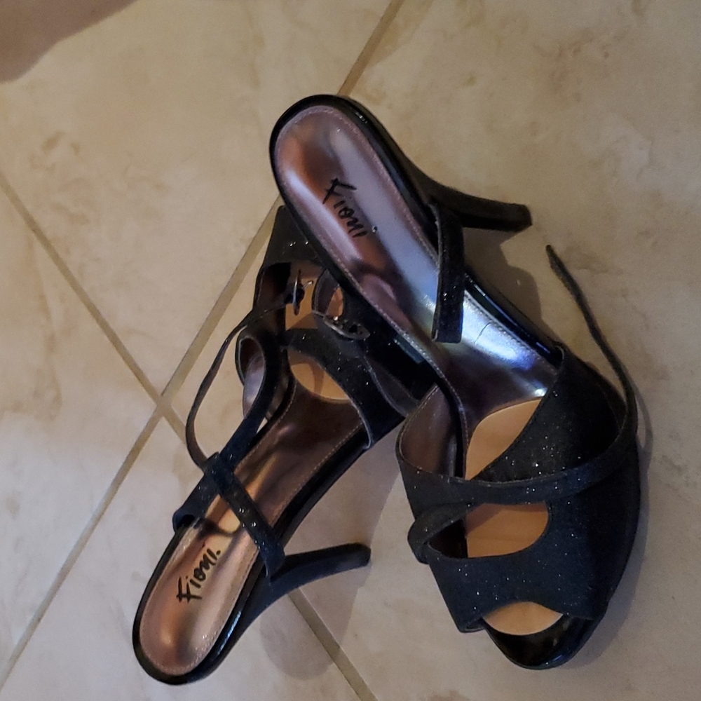 high heels - Picture 4 of 4